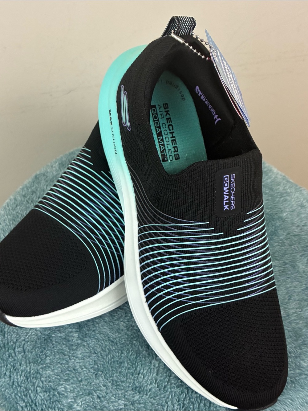 Skechers Women's Go Walk Max Walker-Sally, Slip-On Sneaker, black/aqua, 8.5,NIB